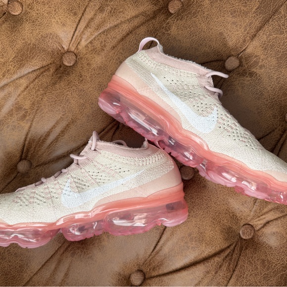 Nike Air VaporMax 2023 Flyknit Womens size 9 - Picture 2 of 9